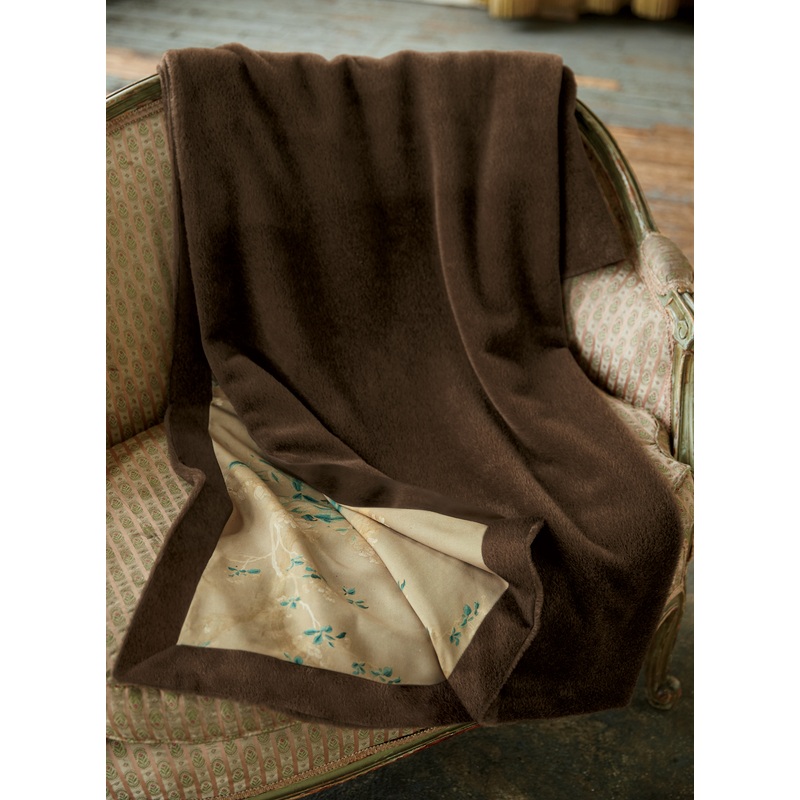 Magnolia Plush Throw Print/Pattern