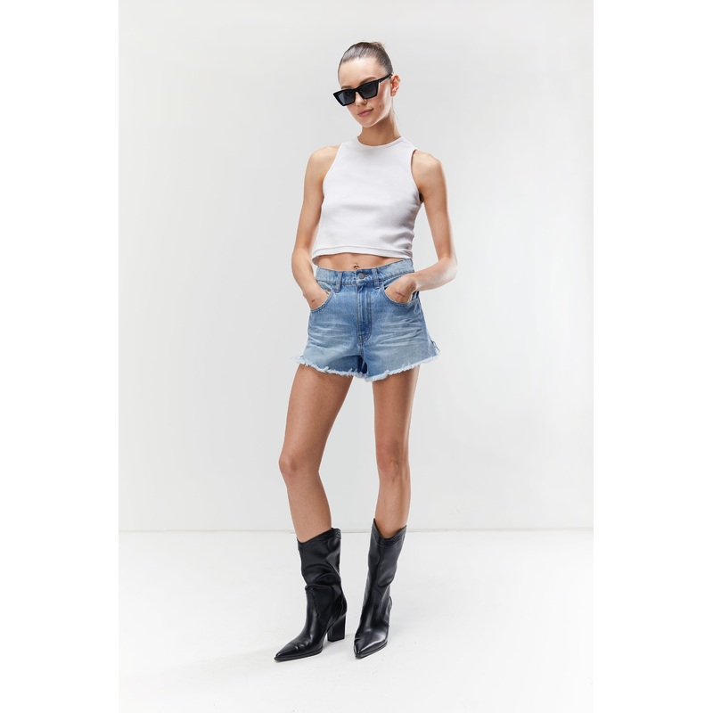 MID-LENGTH JEAN SHORT Mid Light Vintage Wash 24