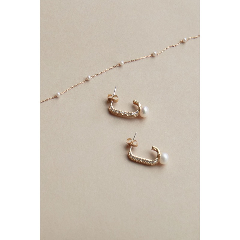 HALF HOOP EARRING WITH PEARL Gold One Size