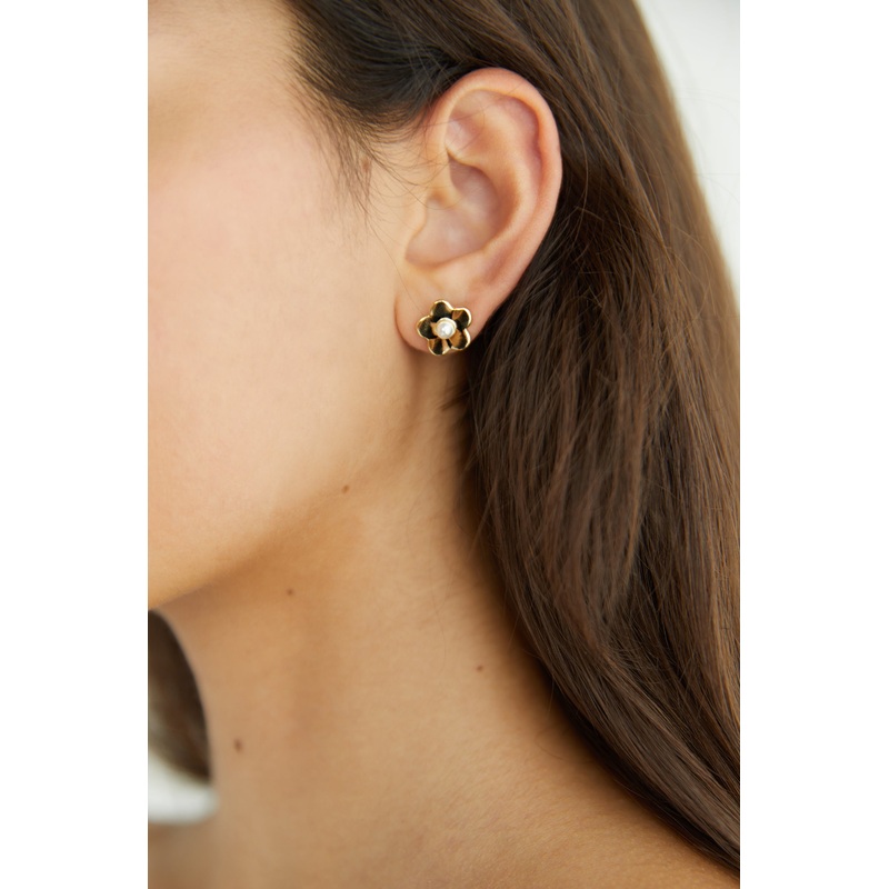 DAISY PEARL STUDS Gold One Size