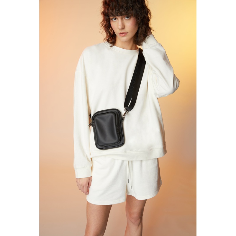 CROSSBODY POUCH Black One Size