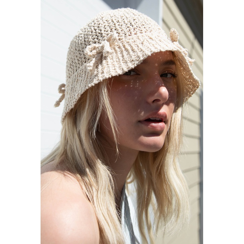 CROCHET BUCKET HAT Beige One Size