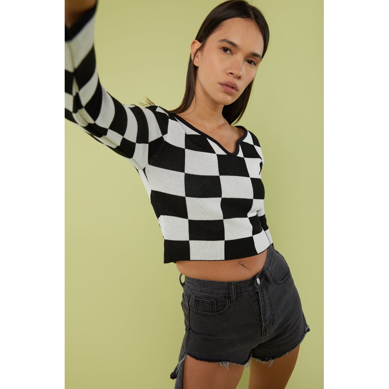 CHECKERED V-NECK TOP Black Checker Small