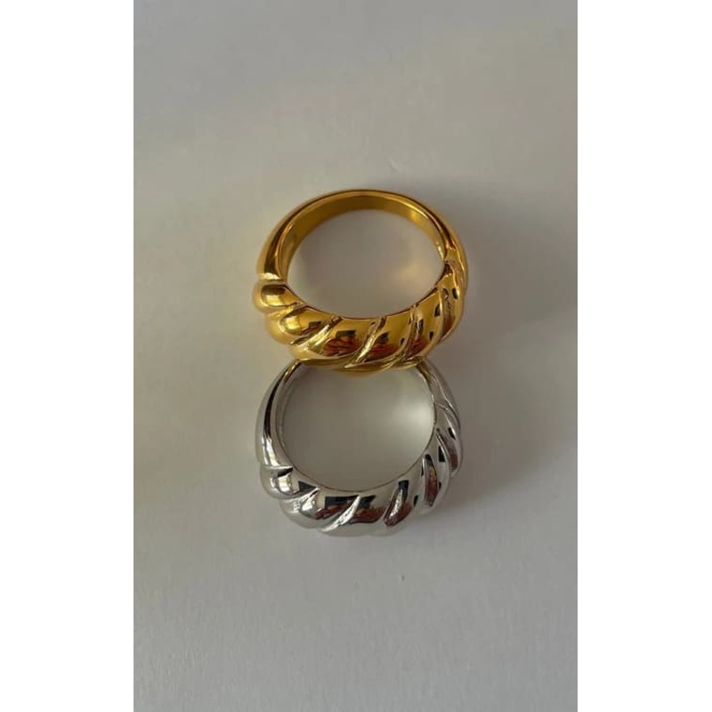 Namaste – Croissant Dome Ring GOLD 6