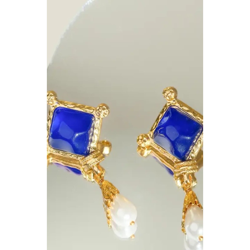 Flnerie- Indigo 18K Antique Gold Baroque Vintage Pearl Earring
