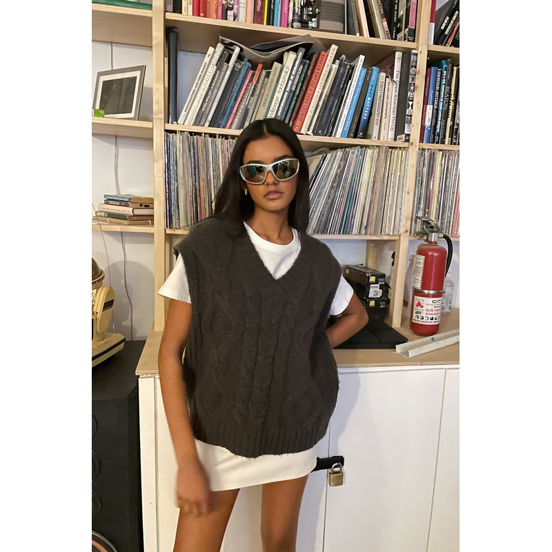 CABLE KNIT VEST Black Small