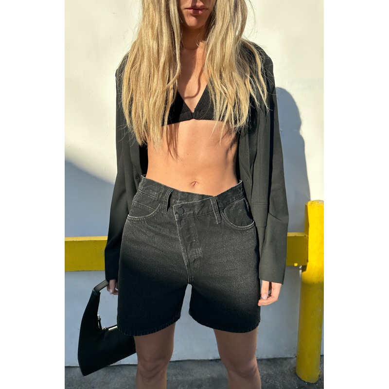 BLACK CROSSFRONT JEAN SHORT Washed Black 25