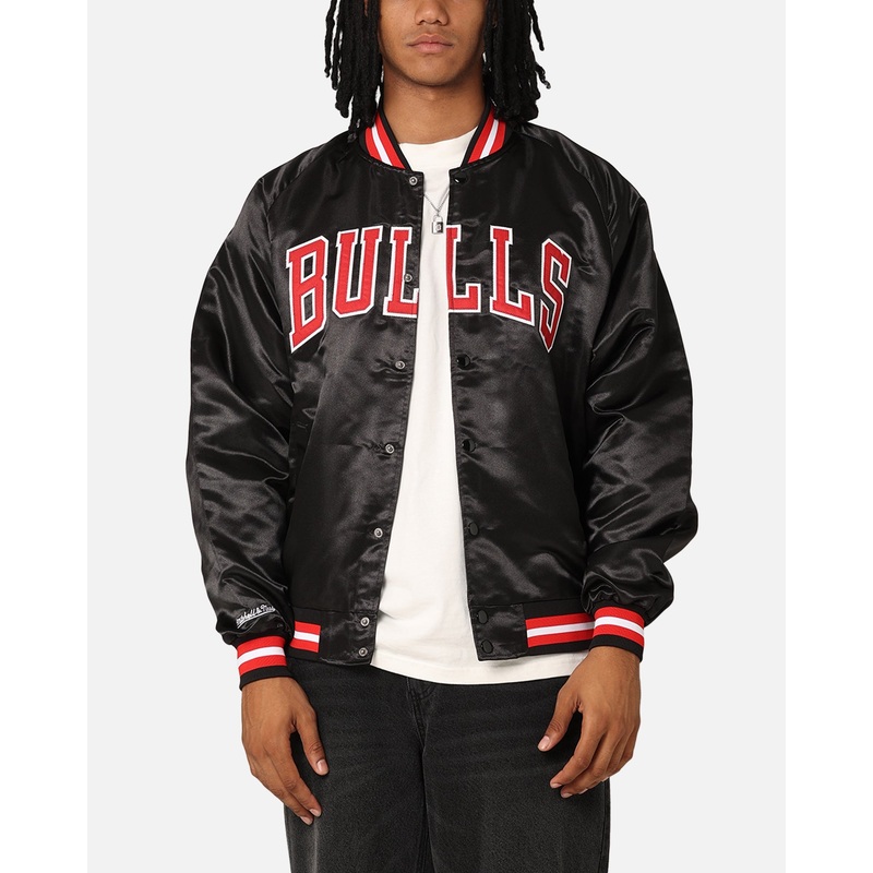 Mitchell & Ness Chicago Bulls Lightweight Satin Jacket Black S