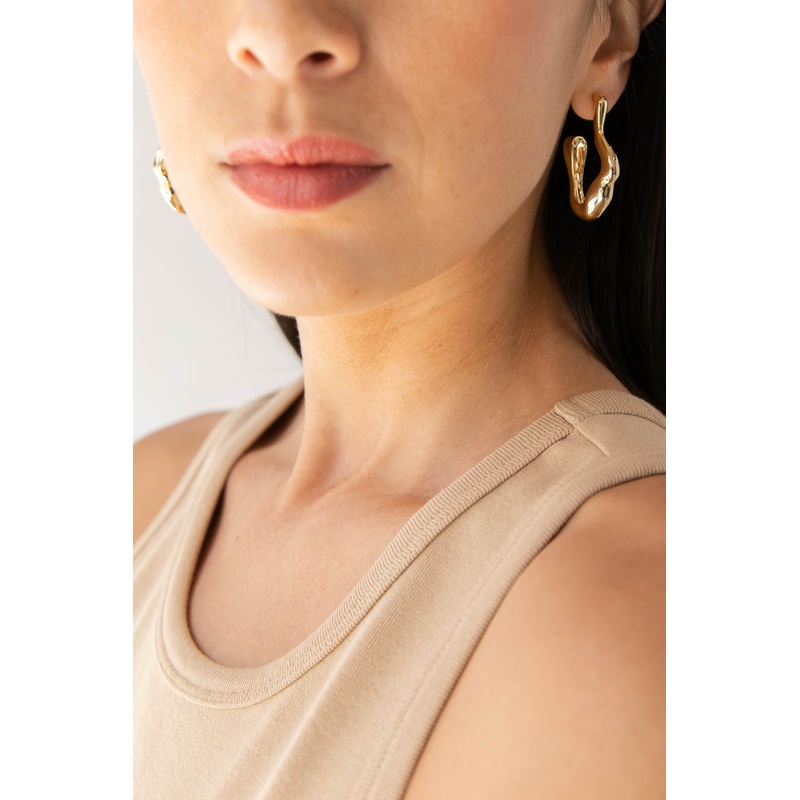 ABSTRACT SQUIGGLE HOOP EARRING Gold One Size
