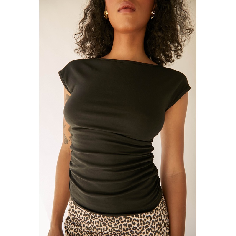 BOAT NECK TOP WITH RUCHING Black Extra Small