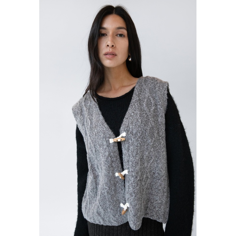 CABLE KNIT VEST WITH TOGGLES Gray Extra Small