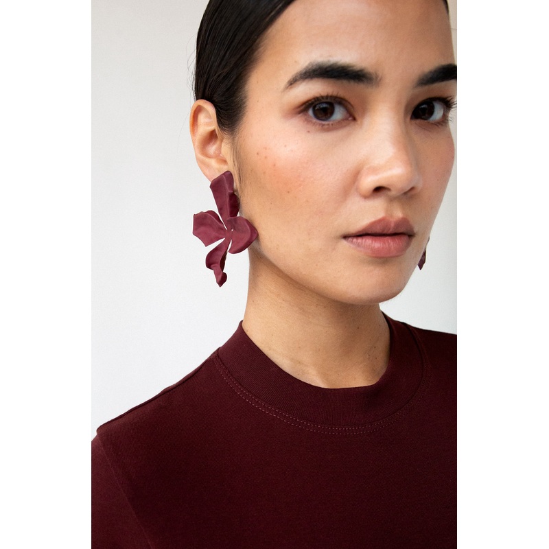 LARGE TEXTURED FLOWER EARRINGS Burgundy One Size