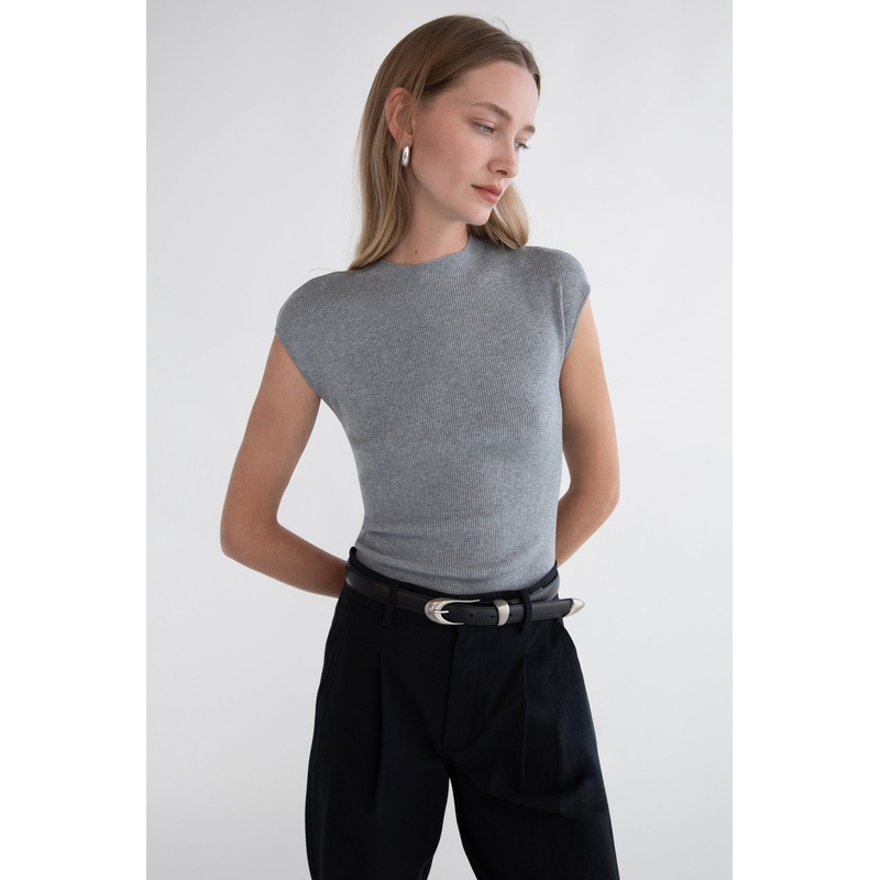 CLASSIC SLEEVELESS KNIT TOP Gray Extra Small