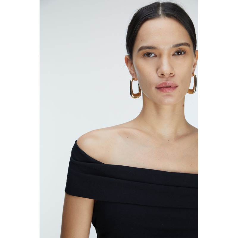 ROUNDED SQUARE HOOPS Gold One Size