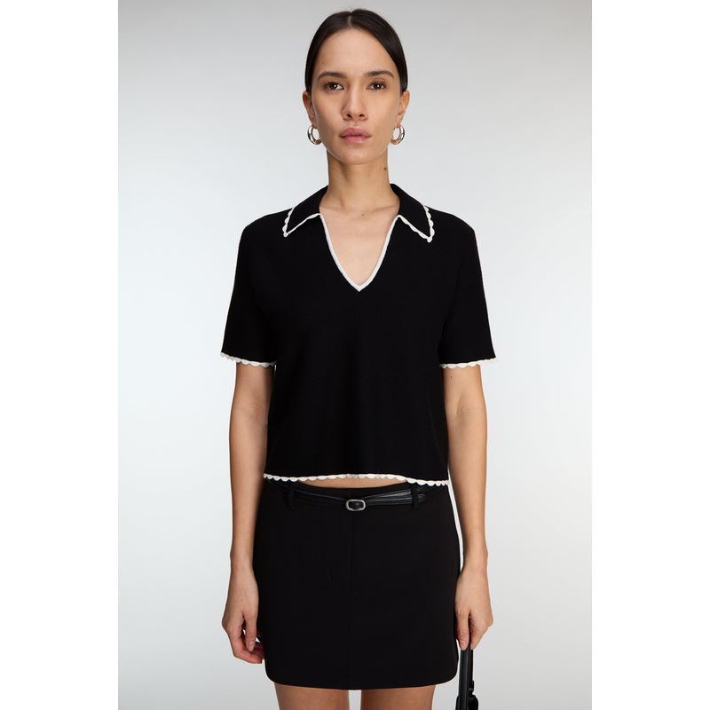 CROPPED COLLARED V-NECK SHORT SLEEVE SWEATER Black Snow Double Extra Small