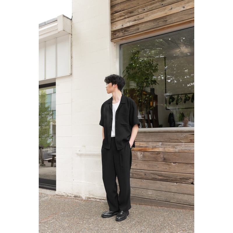 CRINKLED SHORT SLEEVE BUTTON UP SHIRT Black Extra Small