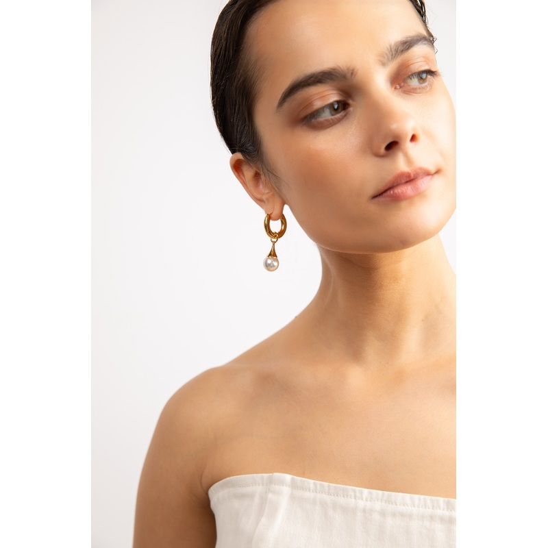 PEARL DROP HOOP EARRING Gold One Size