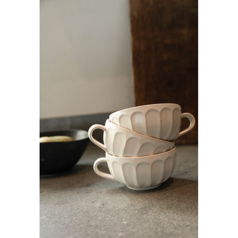 SCALLOPED WIDE MUG Cream One Size