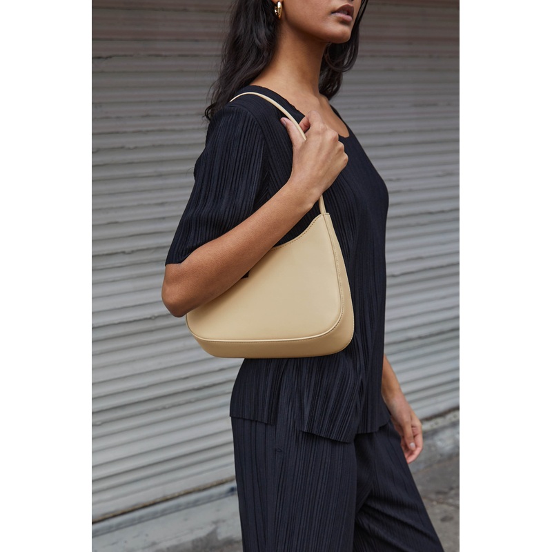 TRAPEZE SHOULDER BAG Black One Size