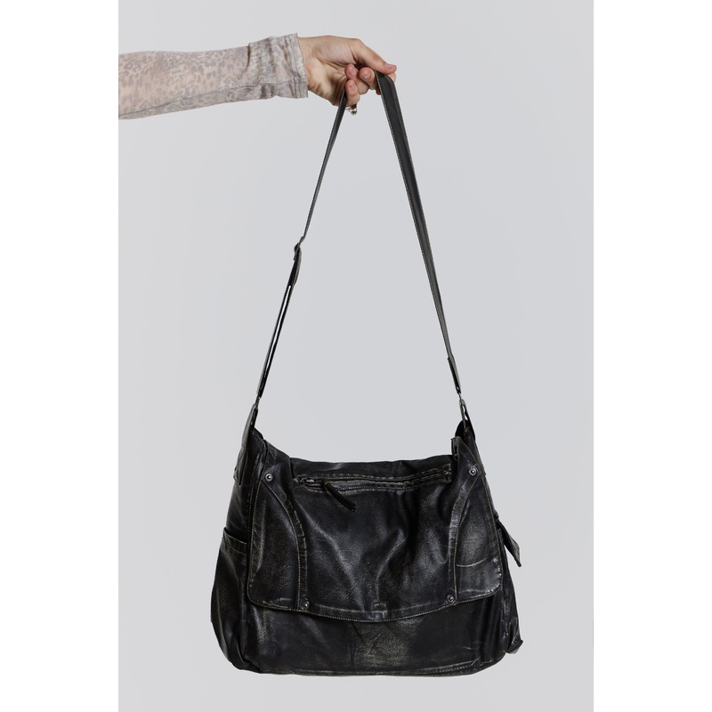 Ash Messenger Bag ONE SIZE Black