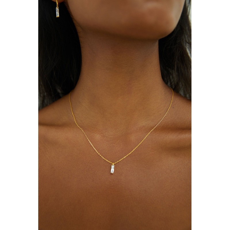 NECKLACE WITH TINY BAR PENDANT Gold One Size